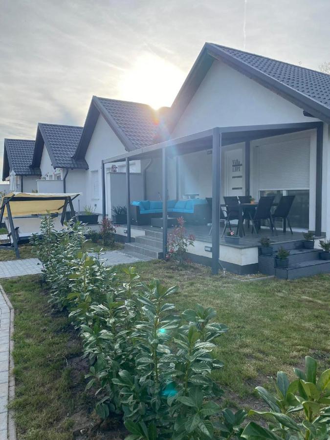 Villa Lipi - Home Away From Home Balatonszárszó Eksteriør bilde
